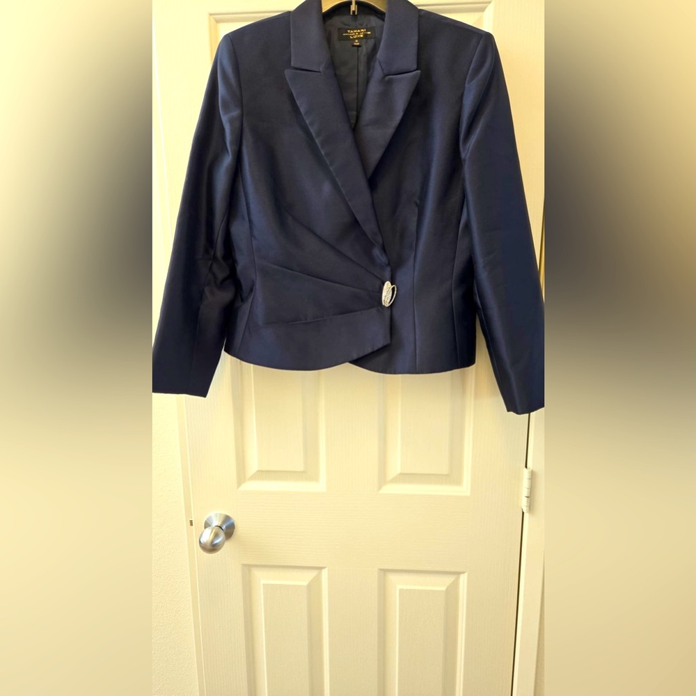 Tahari Navy Blue Skirt Suit, Like New Condition